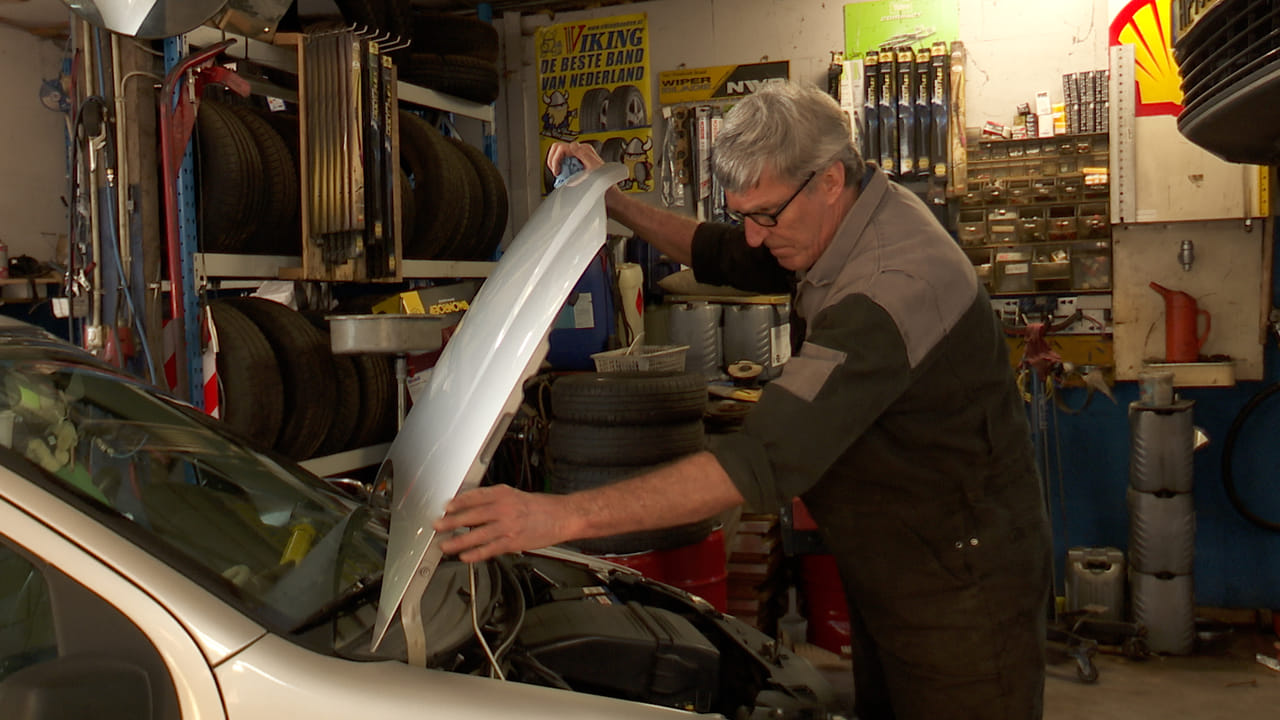 Item 1.00_03_45_34.Still006