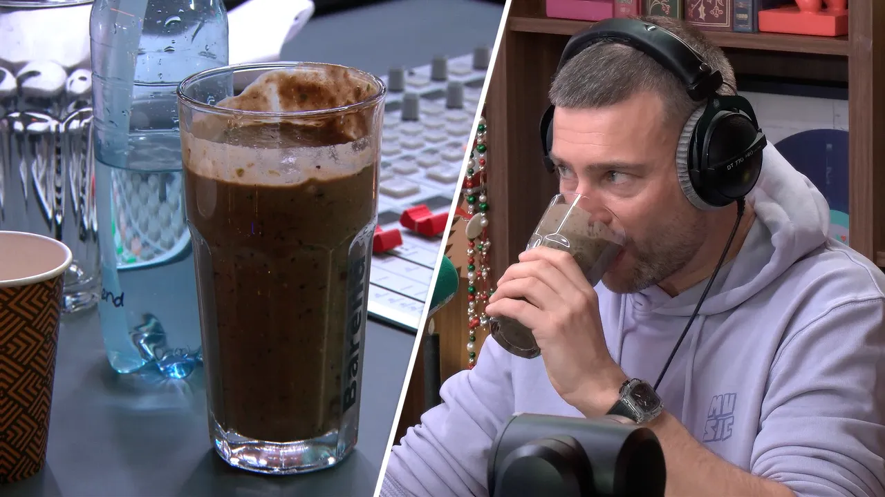 Barend van Deelen drinkt een donkerbruin sapje