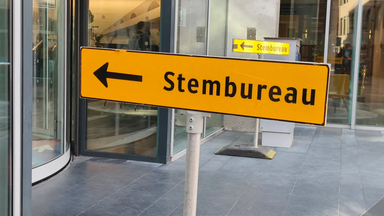 Stemmen in het Stadskantoor in Den Bosch