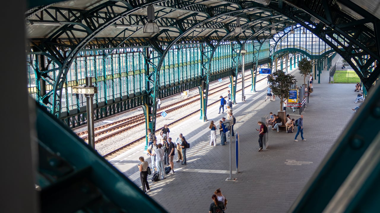 Vrouw mishandeld in trein, politie zoekt getuigen
