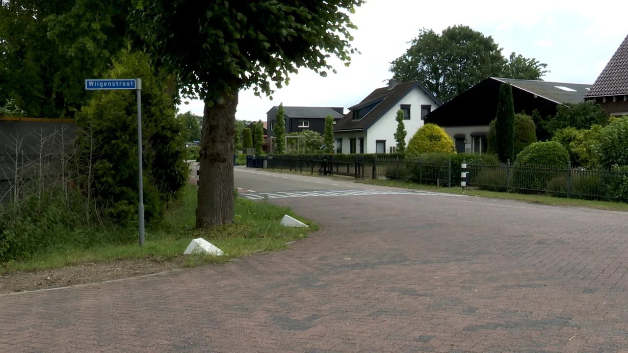 De Wilgenstraat in Volkel, de locatie waar de klankbordgroep N605 graag een tweede fietstunnel wil.
