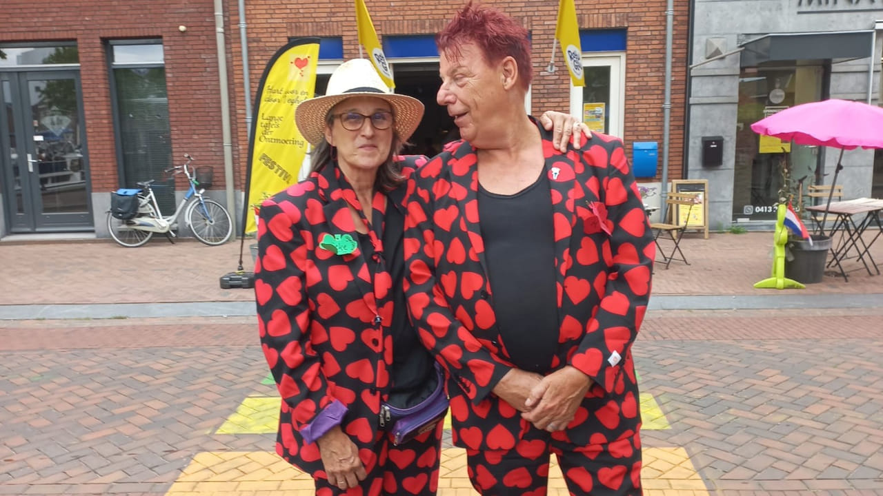 De kunstenaars Wieke van den Heijden en René Hildesheim zijn de initiatiefnemers van het inclusiemonument in Veghel.