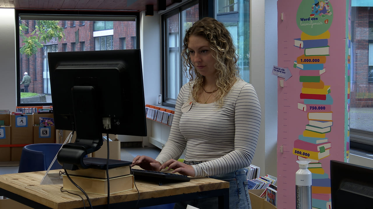 Merel Kuitert (26) uit Uden wint prijs voor beste jeugdbibliothecaris van Nederland