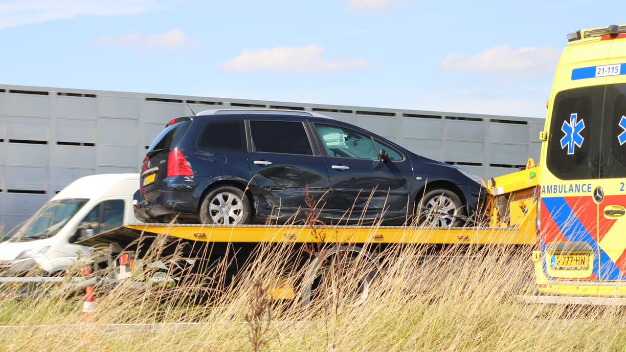 Twee auto’s botsen op A50 bij Huisseling