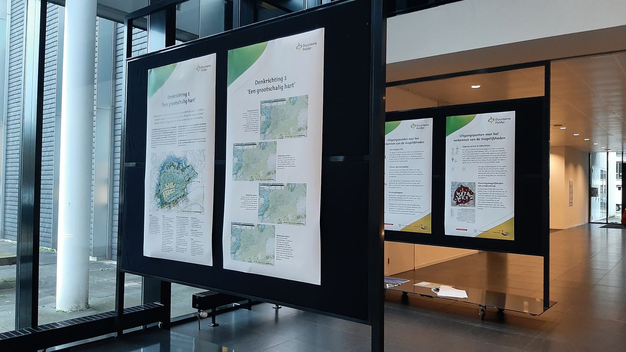 Reageren op plannen Duurzame Polder tijdens expositie op Osse gemeentehuis