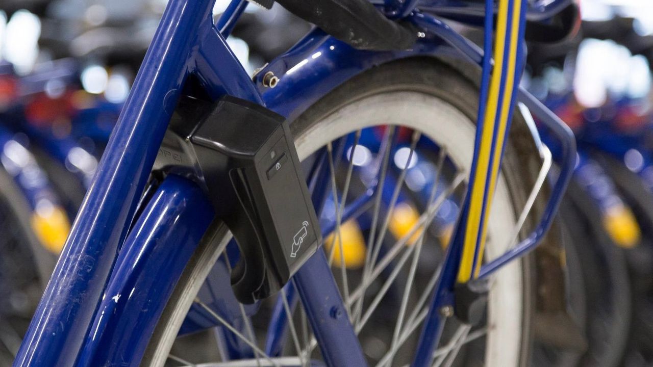 Luidspreker op station Den Bosch: ‘zet OV-fiets op slot’