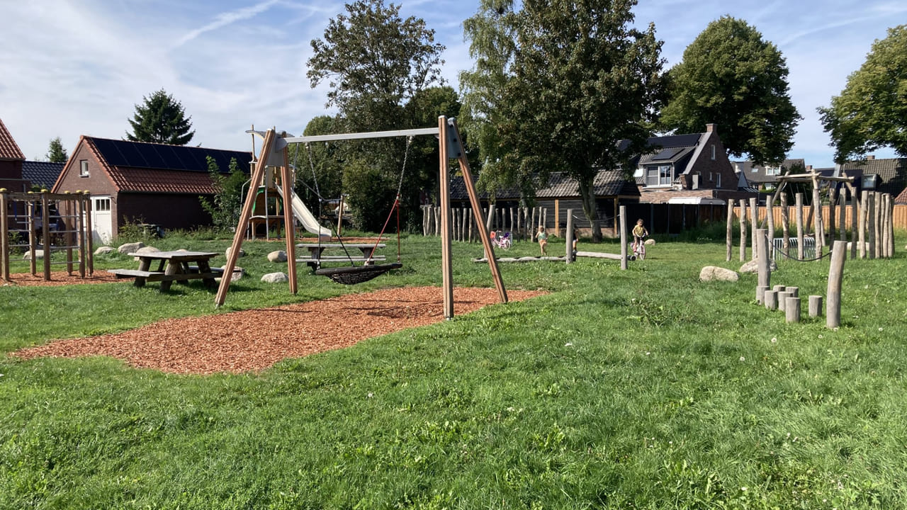Vernieuwde speeltuin Wiegersmastraat Lith krijgt feestelijke opening