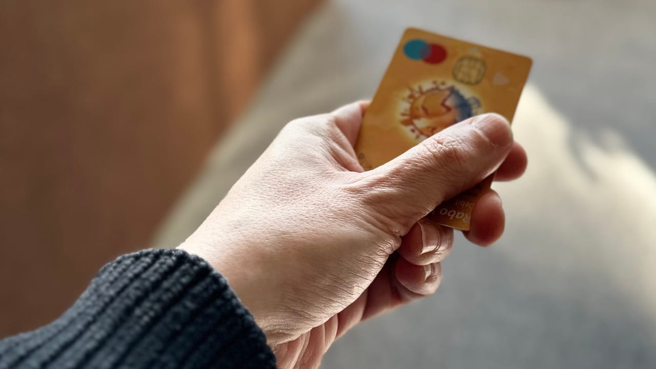 Nep-bankmedewerker uit Nistelrode opgepakt in groot oplichtingsonderzoek