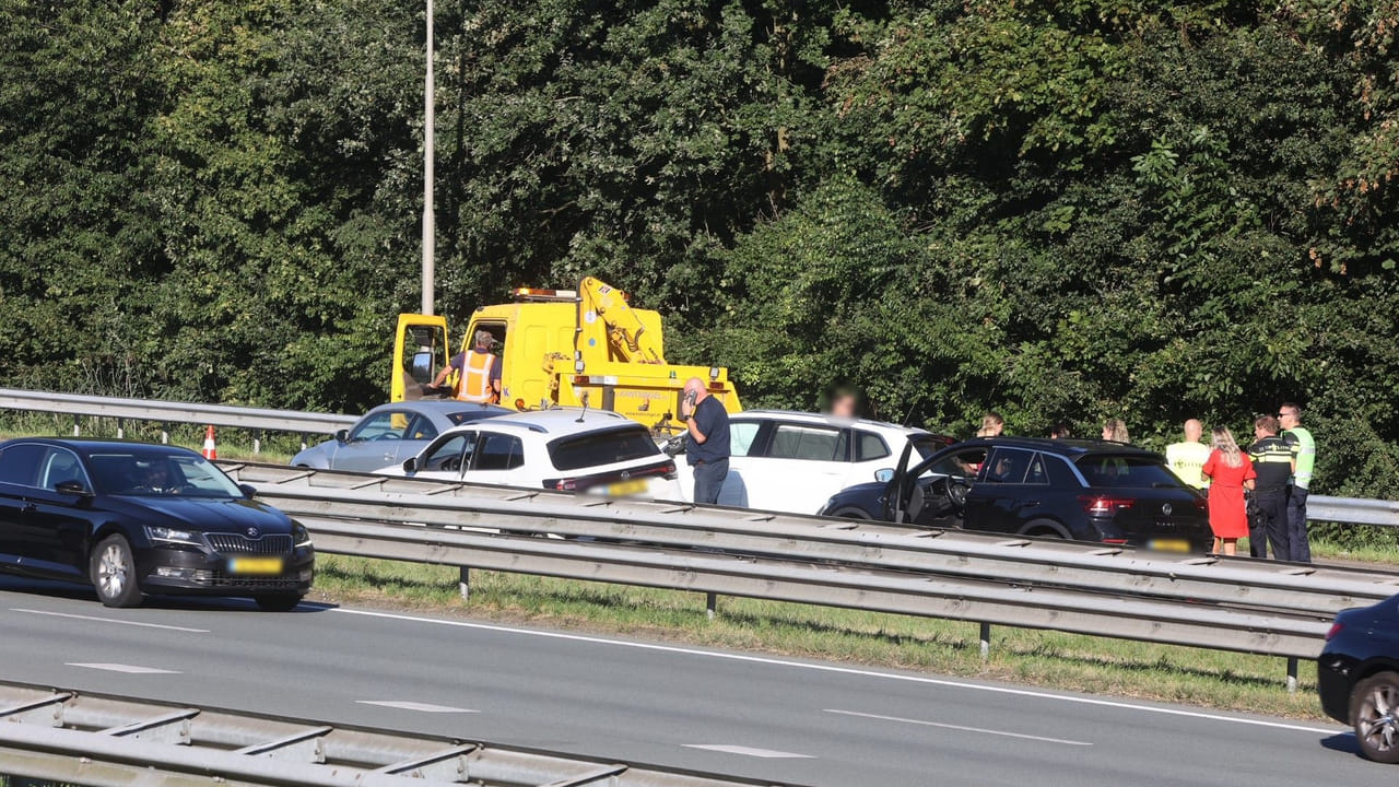 Kettingbotsing op A59 tijdens de avondspits