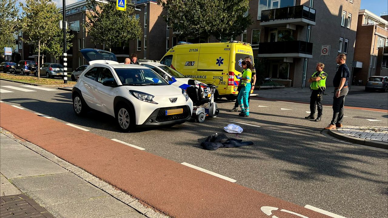 Vrouw op scootmobiel gewond geraakt na aanrijding in Uden