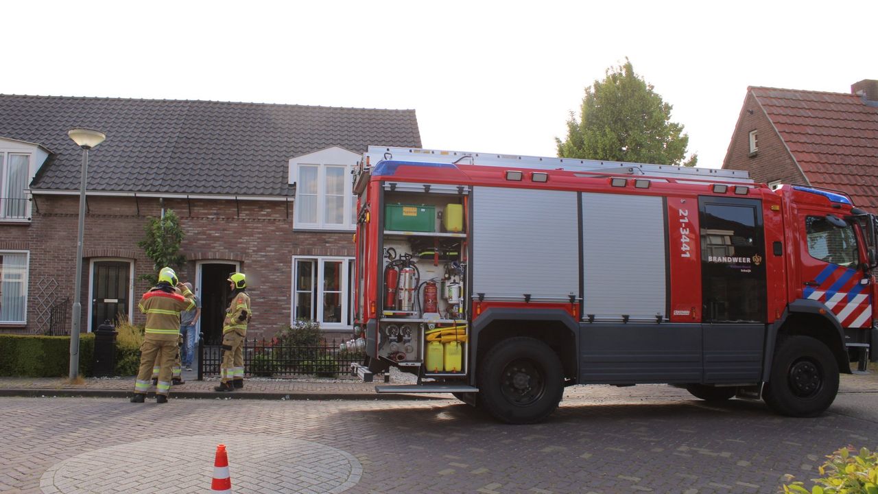 Ex-brandweerman blust keukenbrand in Herpen