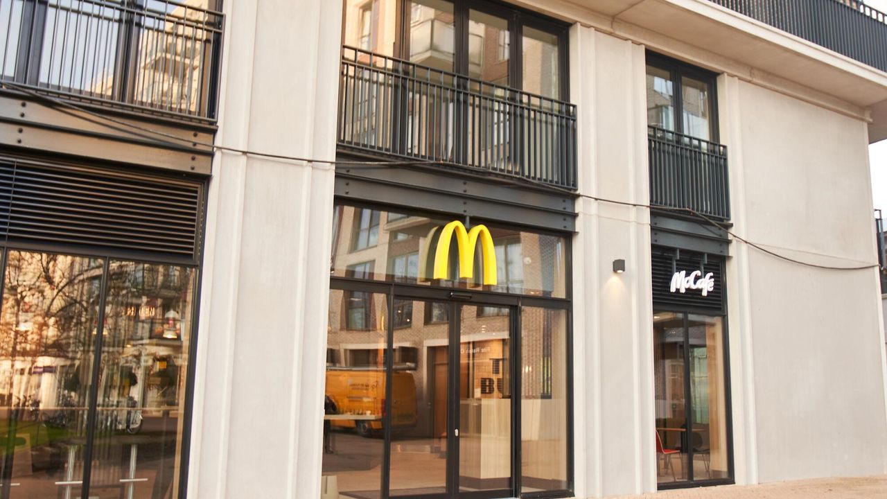 McDonald's restaurant opent zijn deuren in Paleiskwartier