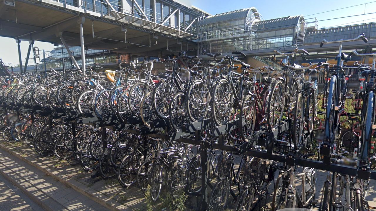 ‘Waar blijft die uitgebreide fietsenstalling aan westkant station Den Bosch?’