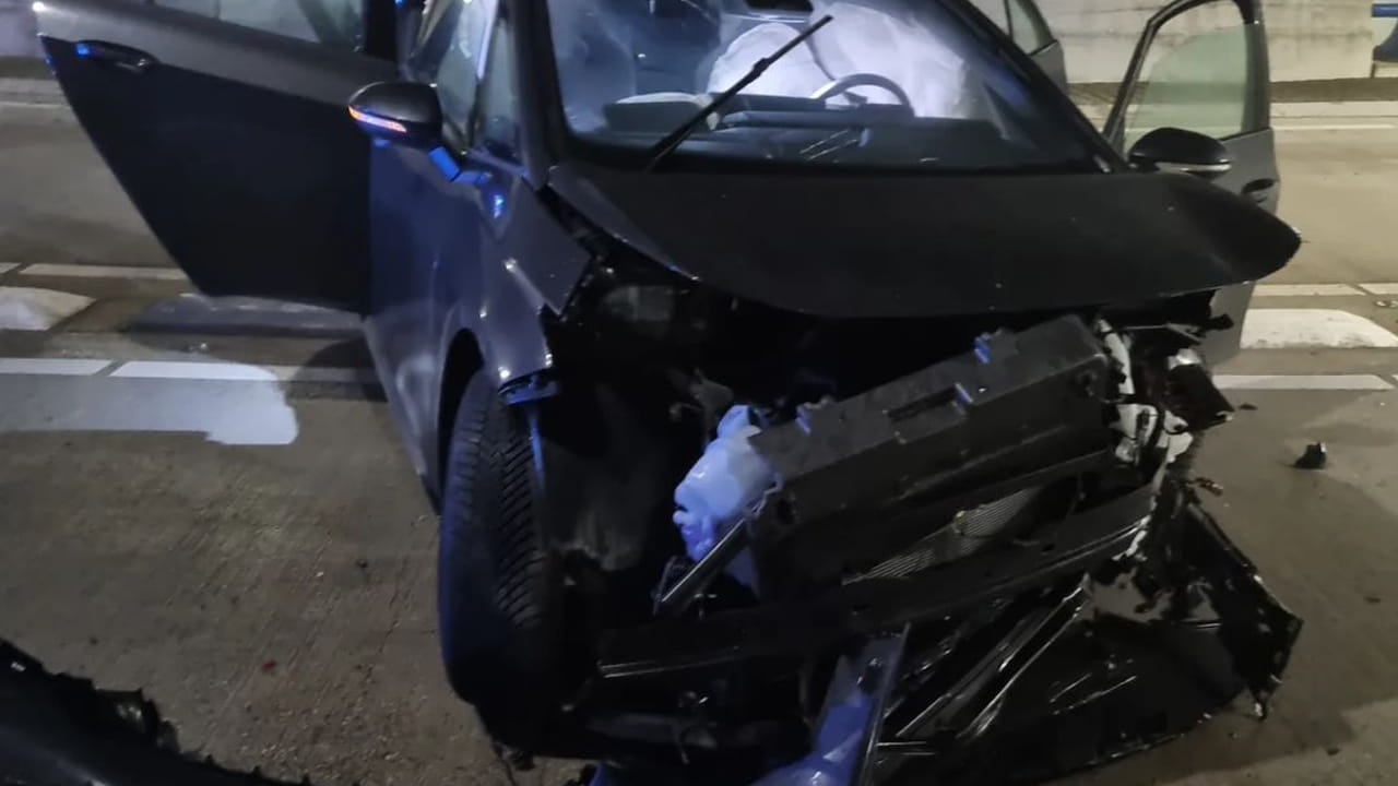 Auto-ongeluk op rotonde: 'Engeltje op de schouder'