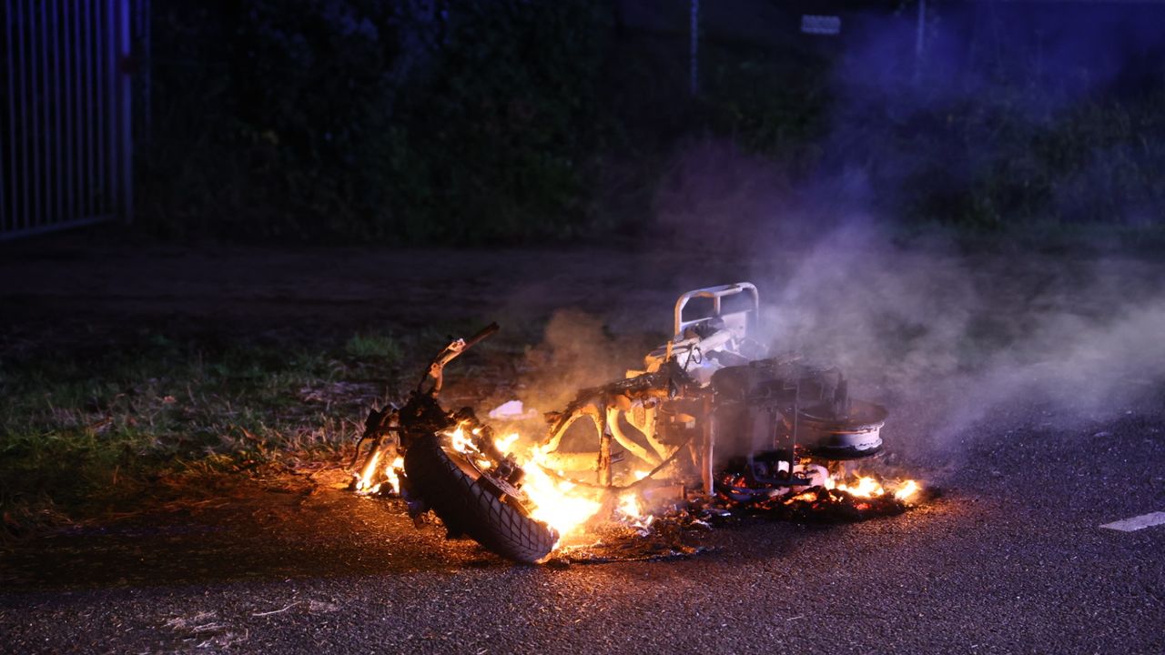 Scooter brandt uit op Striksepad in Uden, bestuurder spoorloos