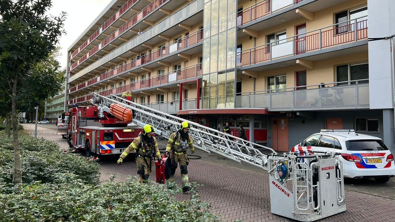 Udense brandweer in actie in flat Beatrixhof