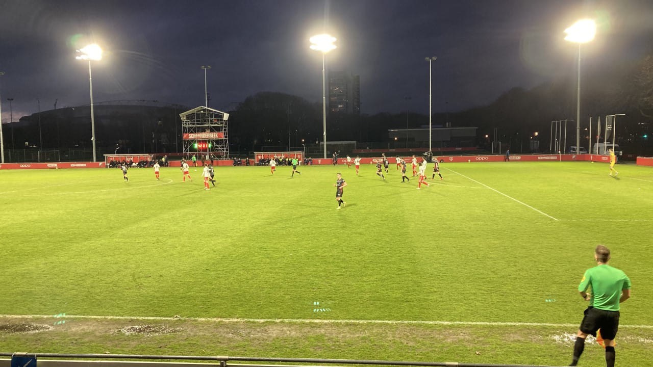 Afgang TOP Oss bij hekkensluiter Jong FC Utrecht, spanning neemt toe