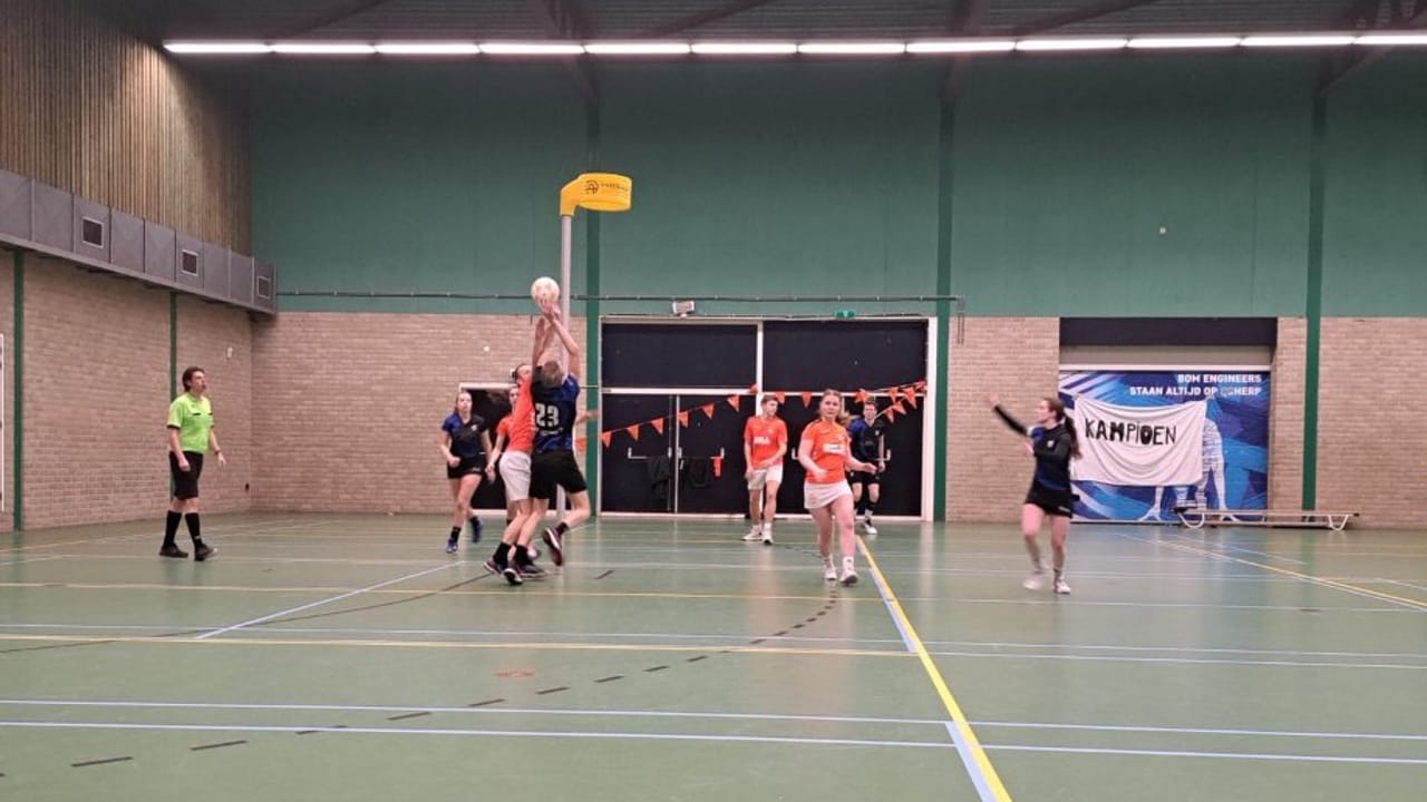 DOT verliest laatste wedstrijd van het binnenseizoen