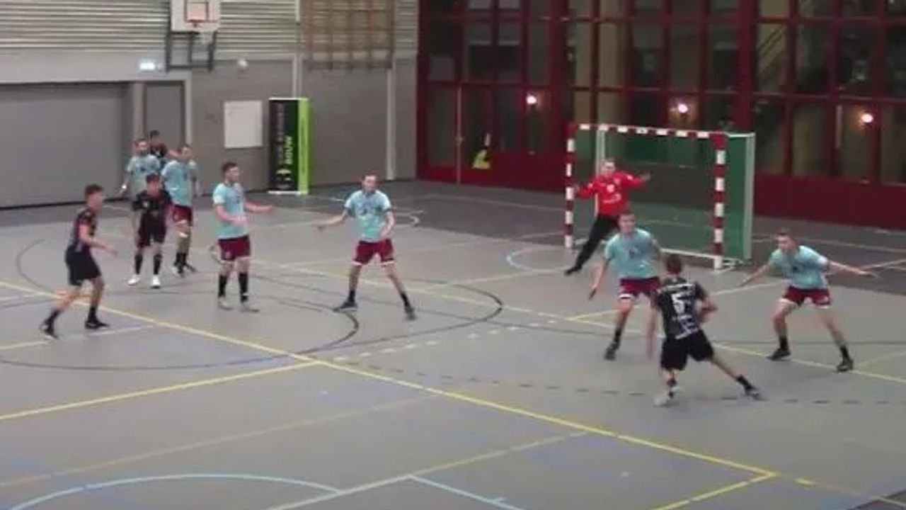 Handballers uit Arnhem maat te groot voor Dynamico