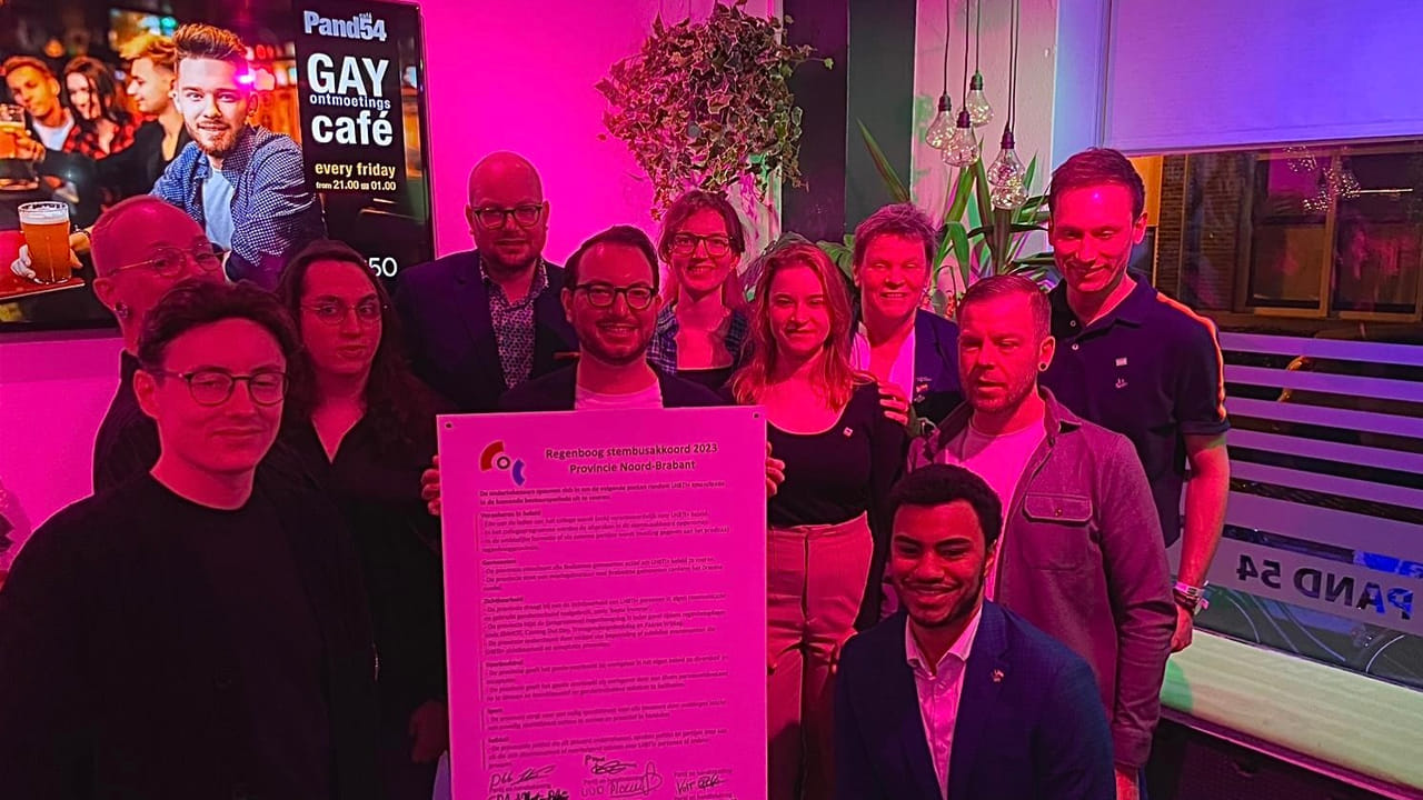 Acht partijen tekenen COC Regenboog Stembusakkoord