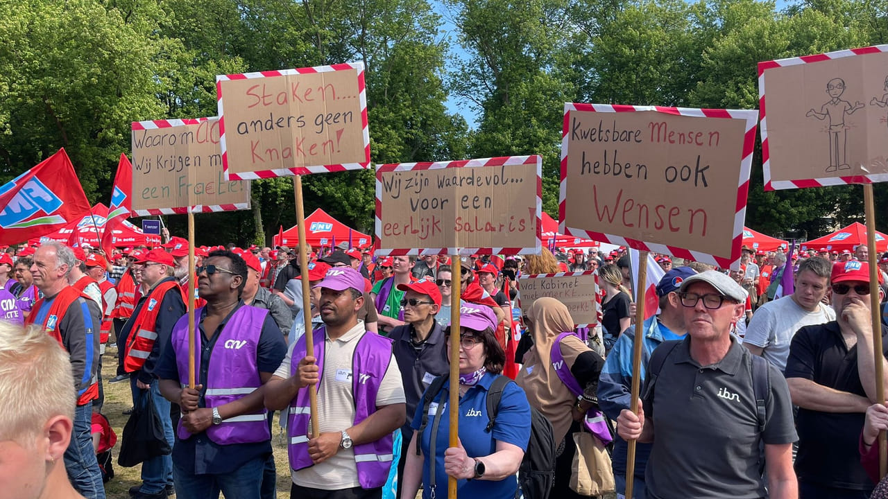 Met de bus naar landelijke actiedag sociale werkvoorziening