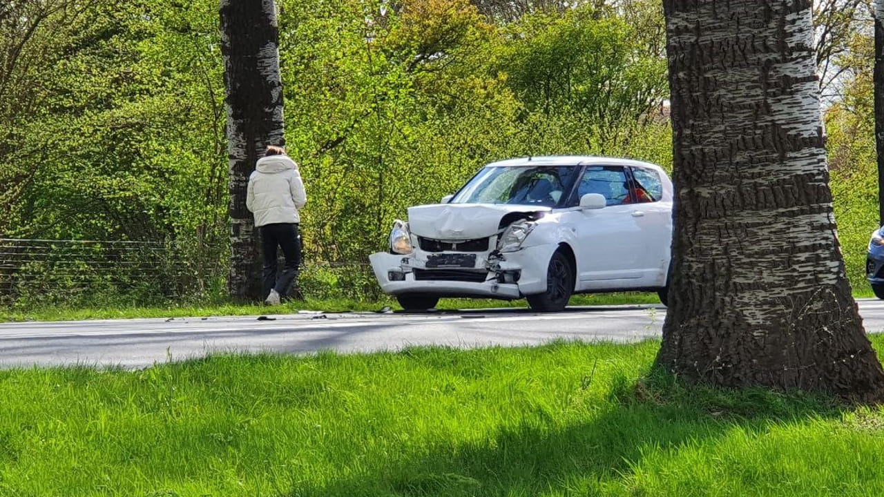 Kop-staartbotsing in Uden, een gewonde
