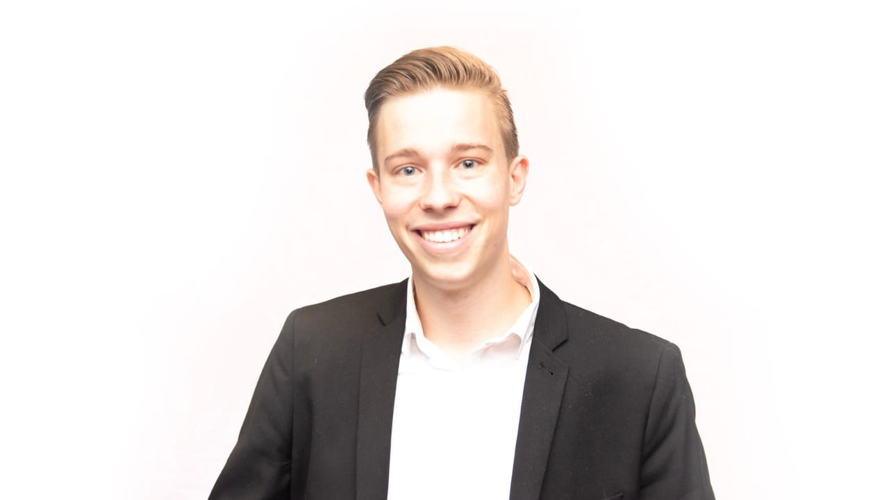 Nick Pruimboom (22) volgt Roel van de Camp op als fractievoorzitter VDG in Oss