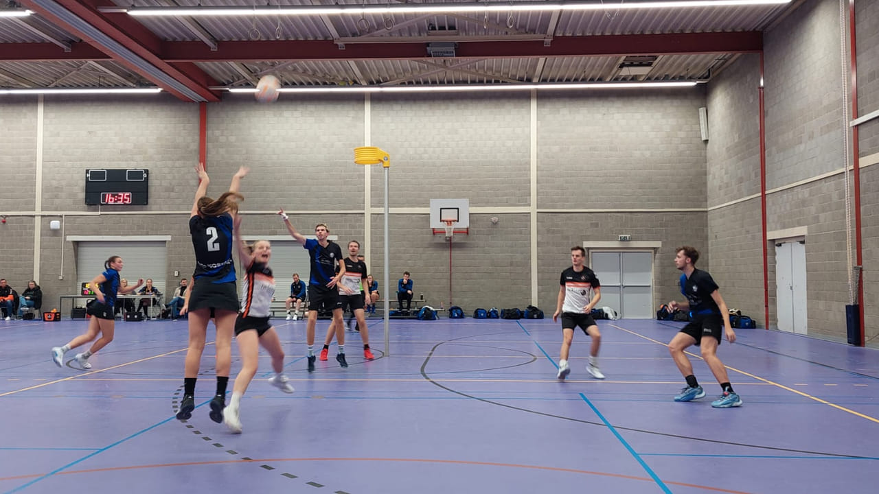DOT verliest eerste wedstrijd in zaalcompetitie met duidelijke cijfers