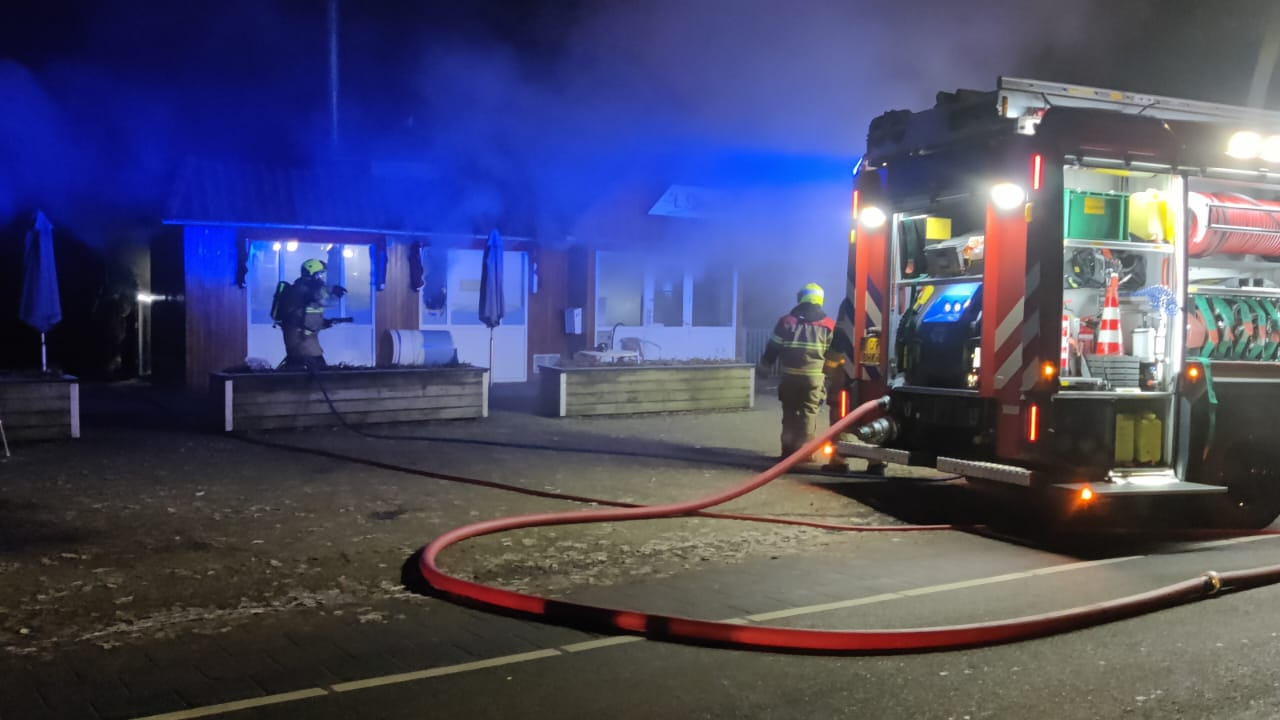 Brand in cafetaria 't Stuupke in Heesch razendsnel opgemerkt, vooral schade binnen