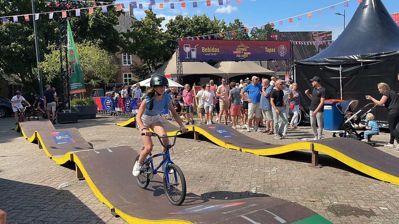Renners zijn de stad uit, maar Vuelta-feest gaat door in Den Bosch
