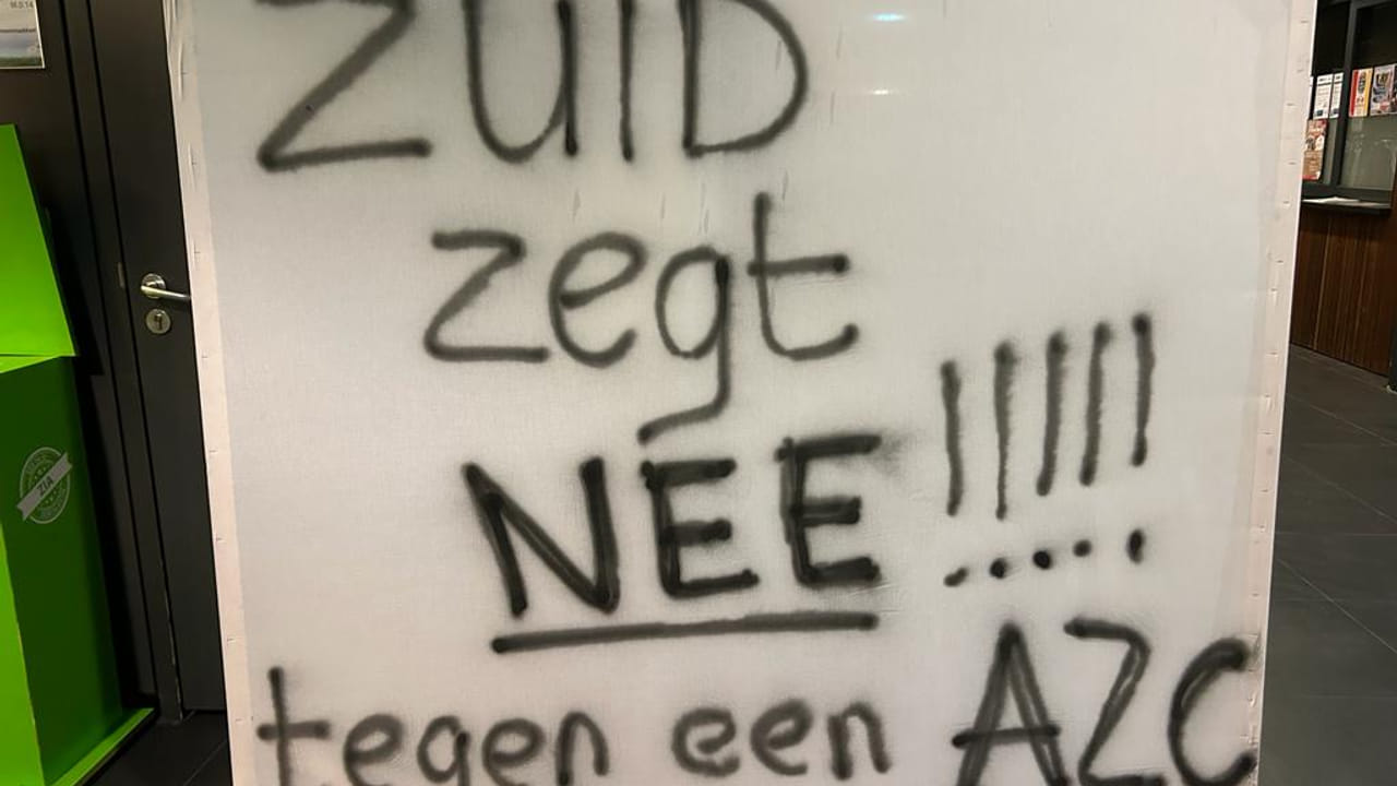 Werkgroep gaat petitie tegen de komst van twee azc's overhandigen aan de gemeenteraad