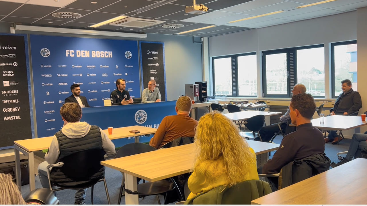 Tomasz Kaczmarek maakt het nieuwe trio bij FC Den Bosch compleet: 'Goede teams moeten streng zijn'