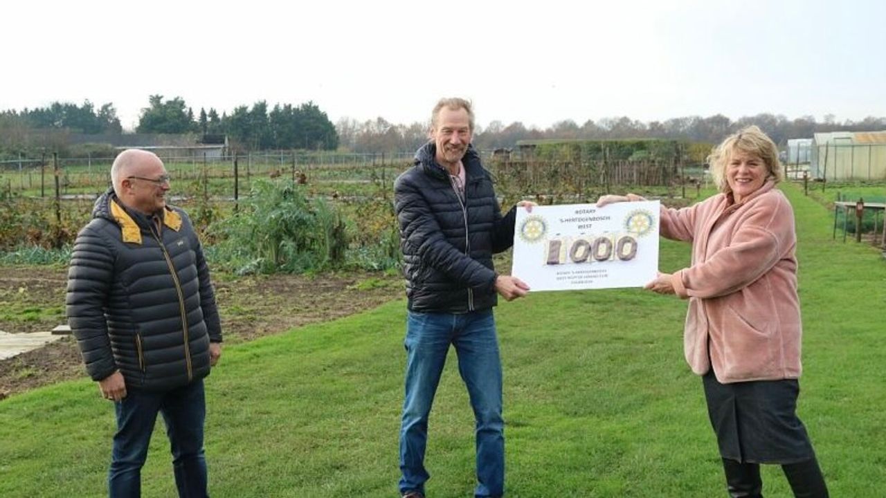 Rotary schenkt 1000 euro aan Bossche voedseltuin