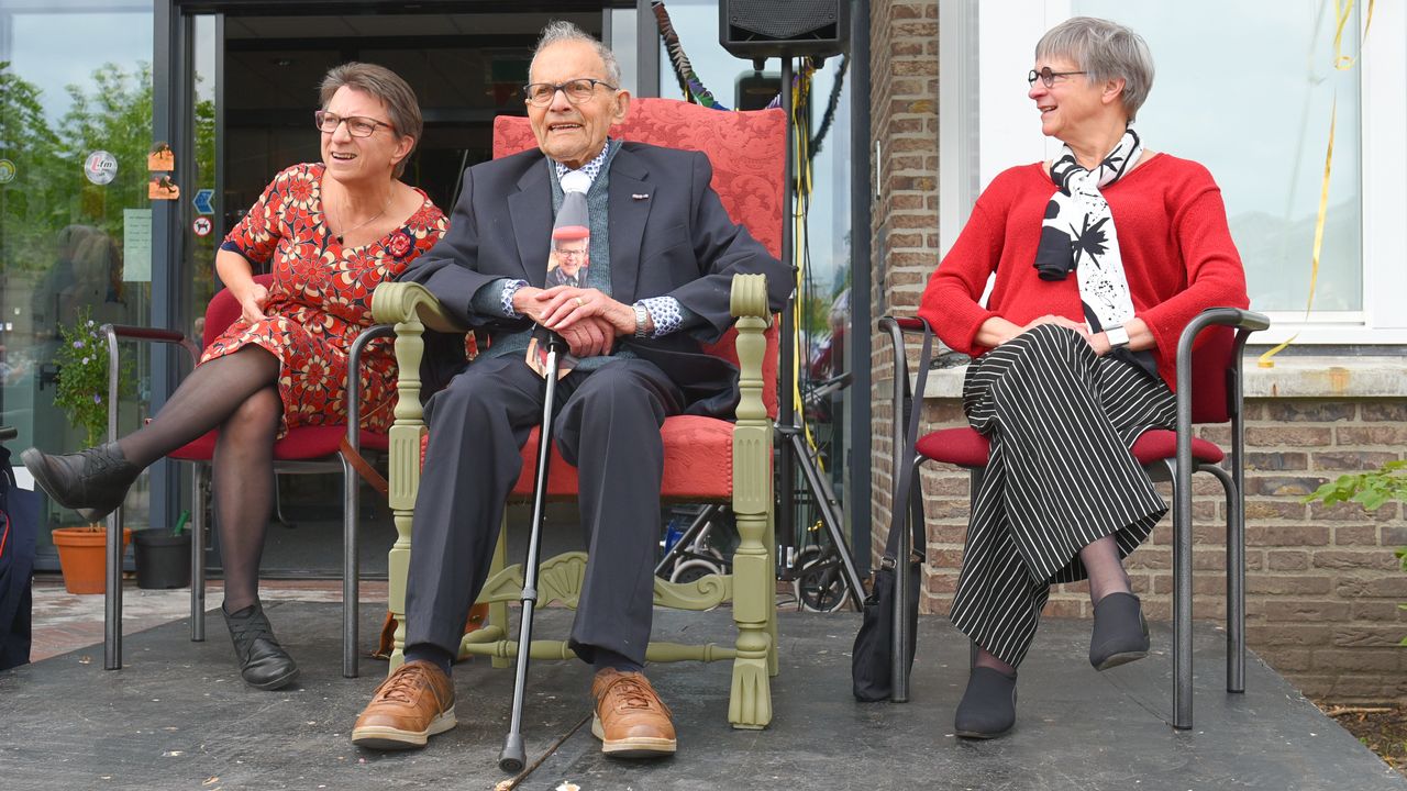 Sjaak van Tilburg viert honderdste verjaardag; ‘Ik begin weer op nul’