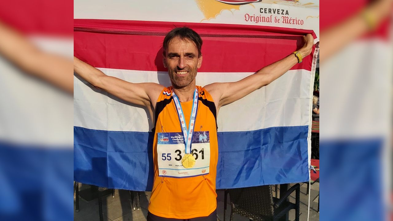 Na Nederlandse en Europese titel is Marc van Gils nu ook wereldkampioen atletiek: ‘meditatieboekje heeft geholpen’