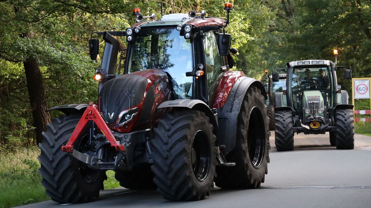 Boeren vanuit Schaijk op weg naar Nijmegen voor nieuwe acties