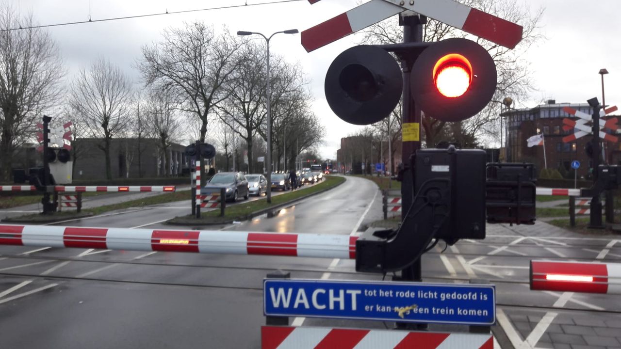 Defecte trein op spoor Den Bosch - Oss