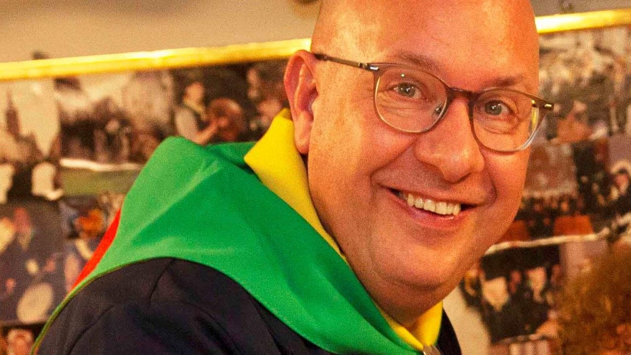Burgemeester Jack Mikkers benoemd tot Dassendrager van de Kikvorschen