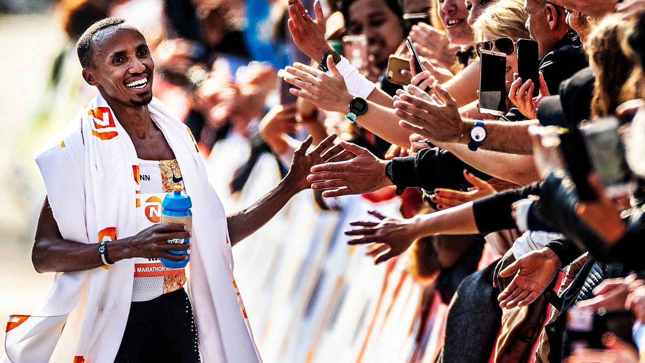Olympische held Abdi Nageeye in actie tijdens Bossche Vestingloop