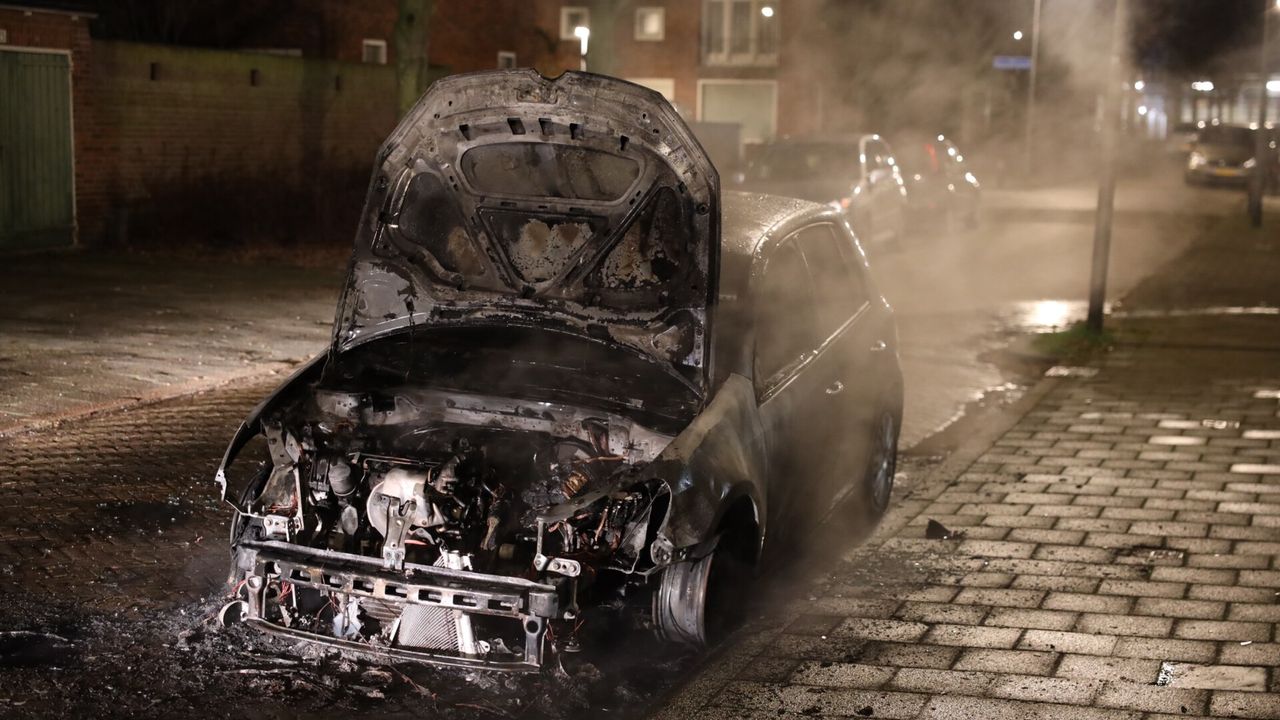 Autobrand zorgt voor gescheurde ramen in appartement in Den Bosch