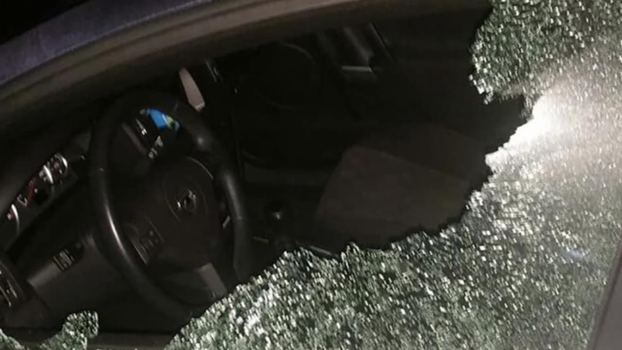Meerdere autoruiten vernield in Aawijk-Zuid, politie zoekt daders