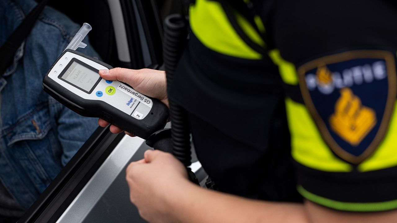 Beginnend bestuurder mag rijbewijs inleveren na positieve blaastest in Den Bosch