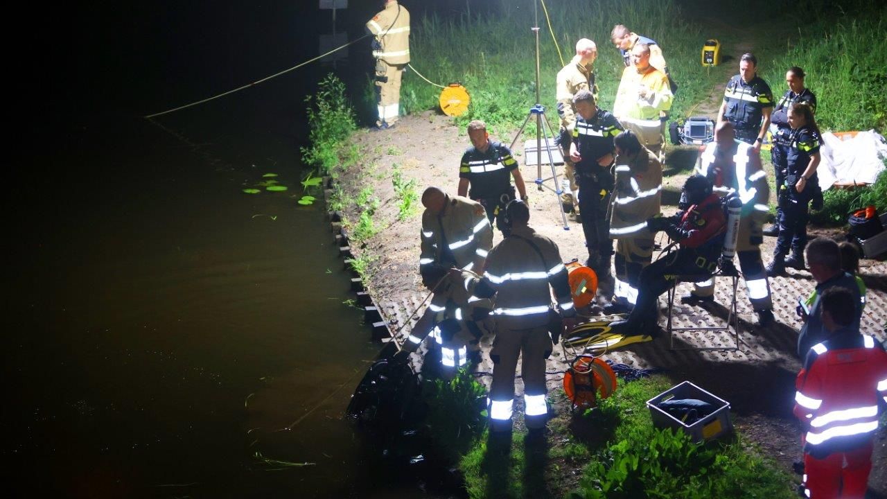 20-jarige man belandt met scooter in het water in Den Bosch en overlijdt