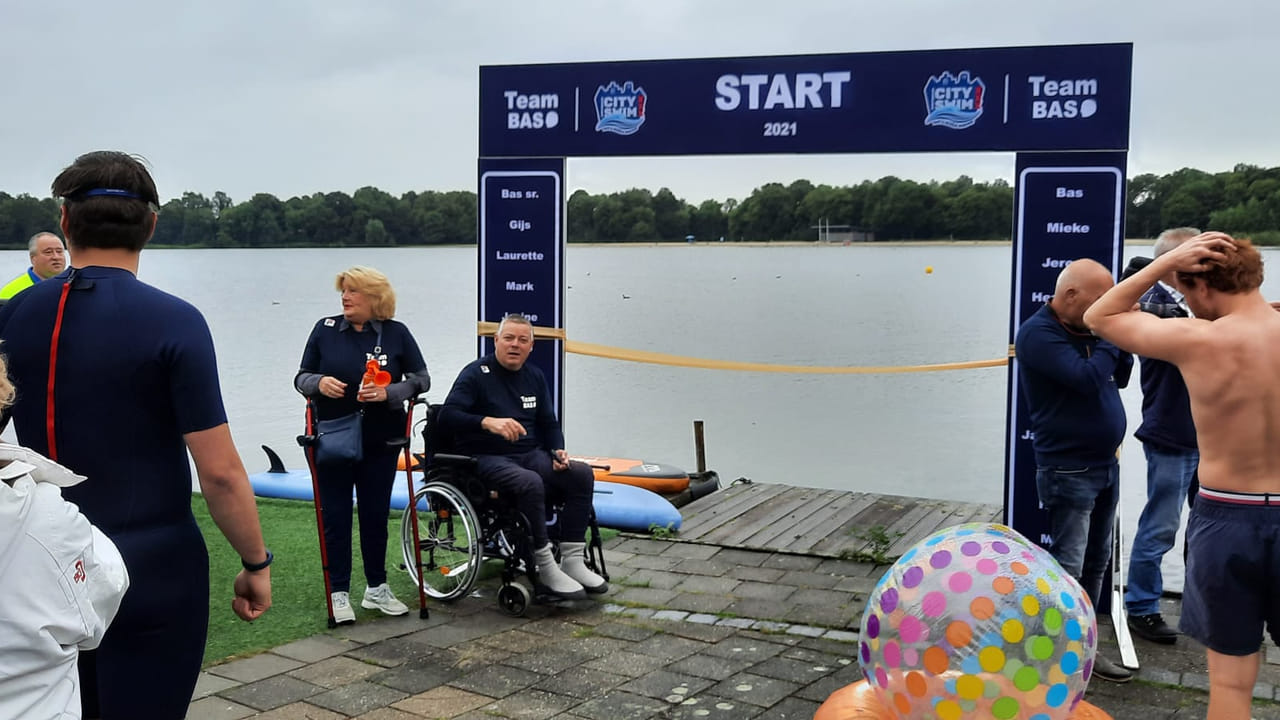 Een nat pak in de Oosterplas voor Stichting ALS
