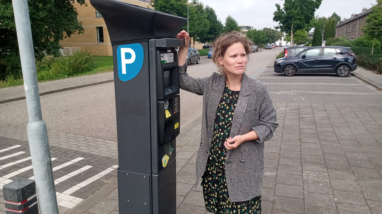 Kritiek op digitaal parkeren in meerdere Bossche wijken: ‘De overlast is drie keer zoveel!’