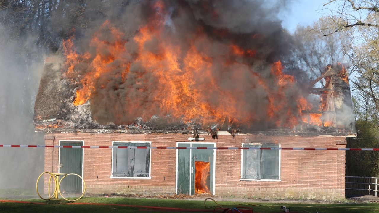 Clubhuis Redding Brigade Rosmalen volledig afgebrand