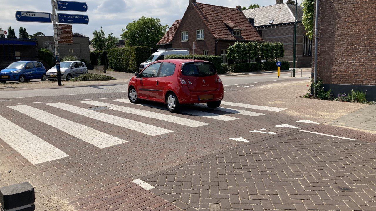 Slinger in Heeswijk-Dinther wordt verbeterd: extra haaientanden, bomen en verkeersborden