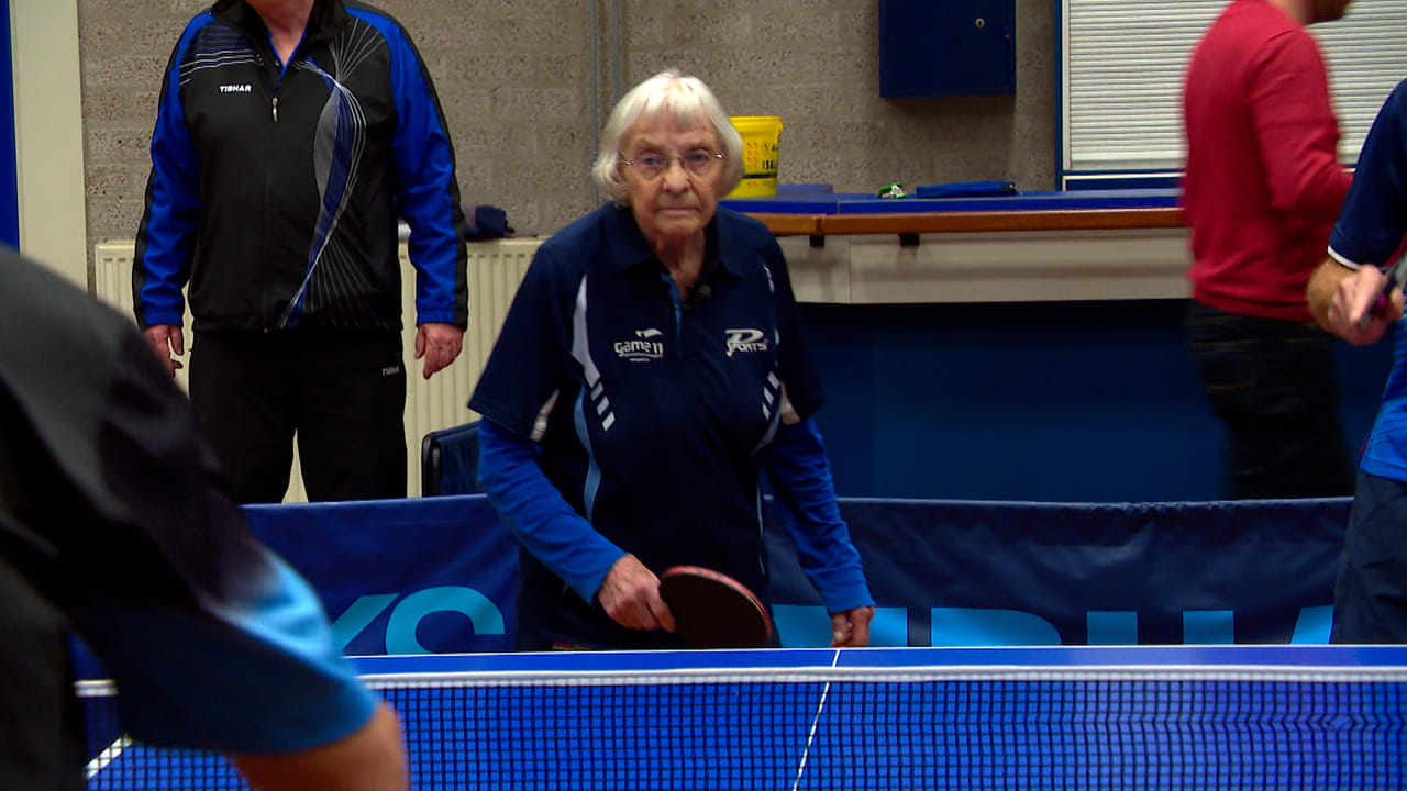 An is 96 maar doet nog altijd fanatiek aan tafeltennis