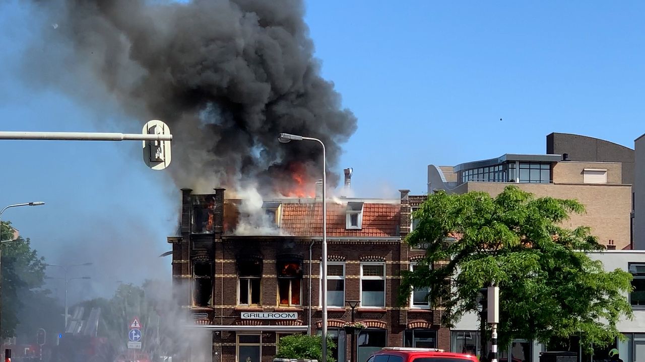 Cafetaria Oostwal weer gedeeltelijk open na verwoestende brand: 'Hard voor gewerkt'