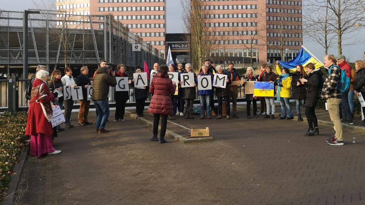 Demonstratie tegen Russisch bedrijf Gazprom in Den Bosch